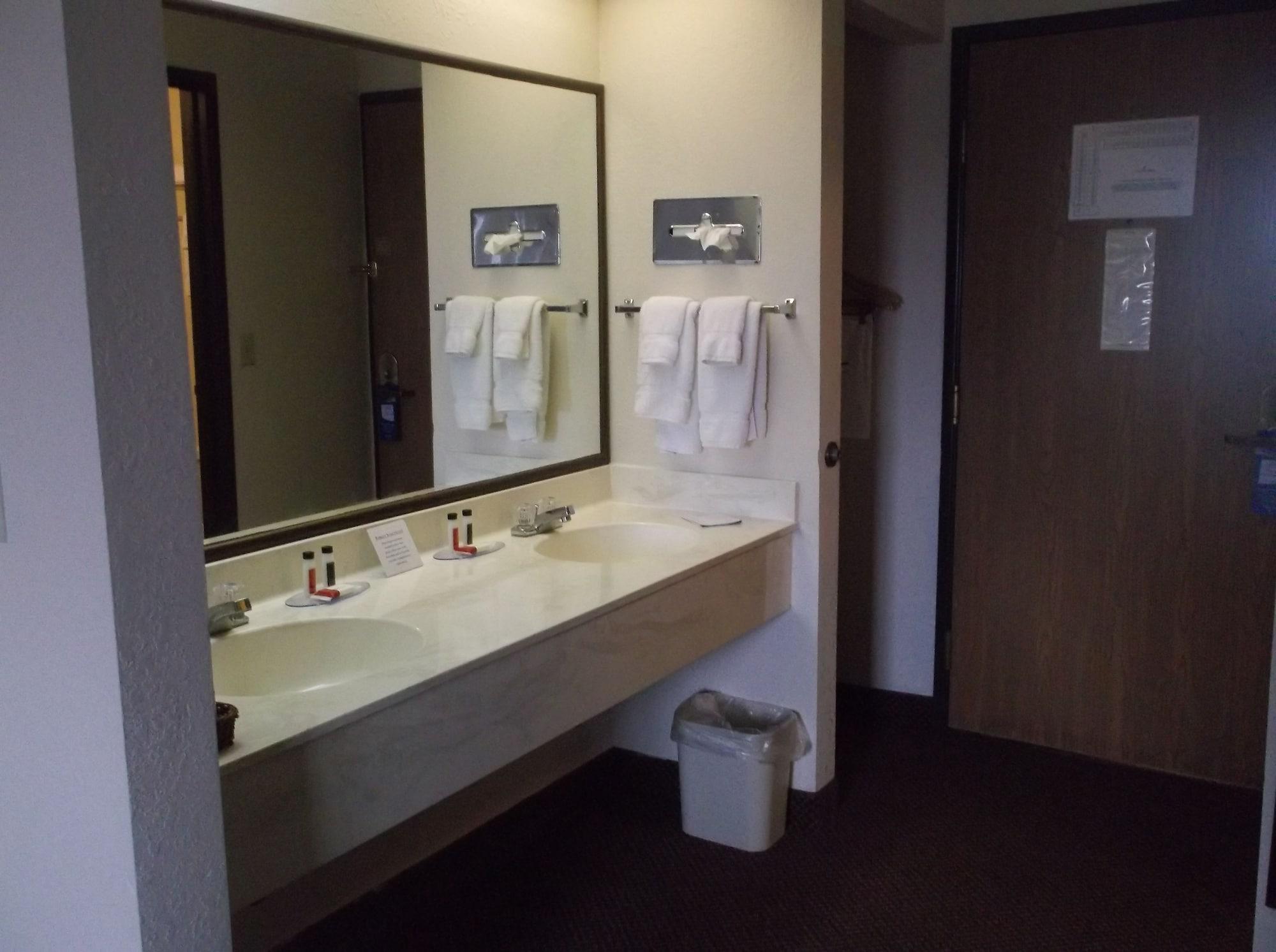 Hotel Baymont By Wyndham Metropolis Zewnętrze zdjęcie